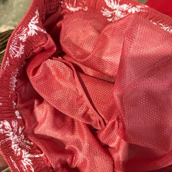 Old Navy Red and White Swim Trunks Palm Trees Beach Print Size Large Summer Swim - Picture 8 of 9